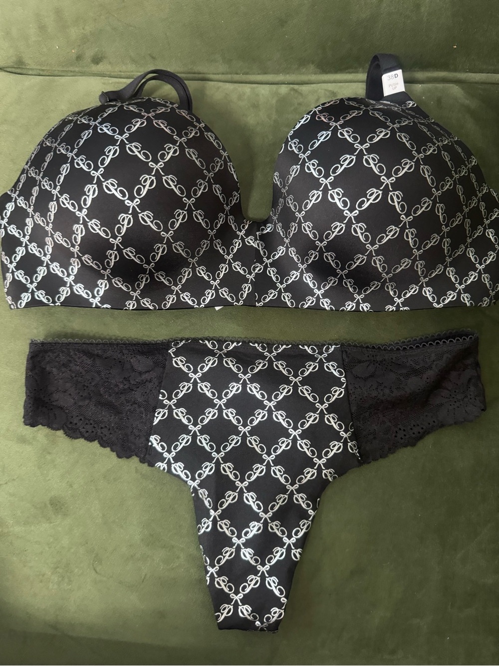 Victoria secret pink set bra 38D large thong